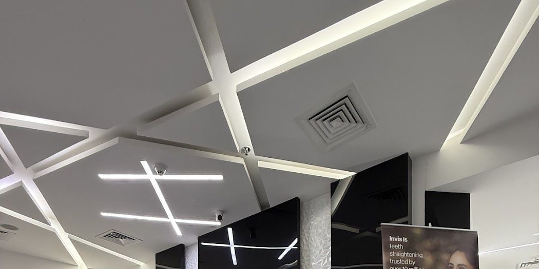 Light and lines in the waiting area